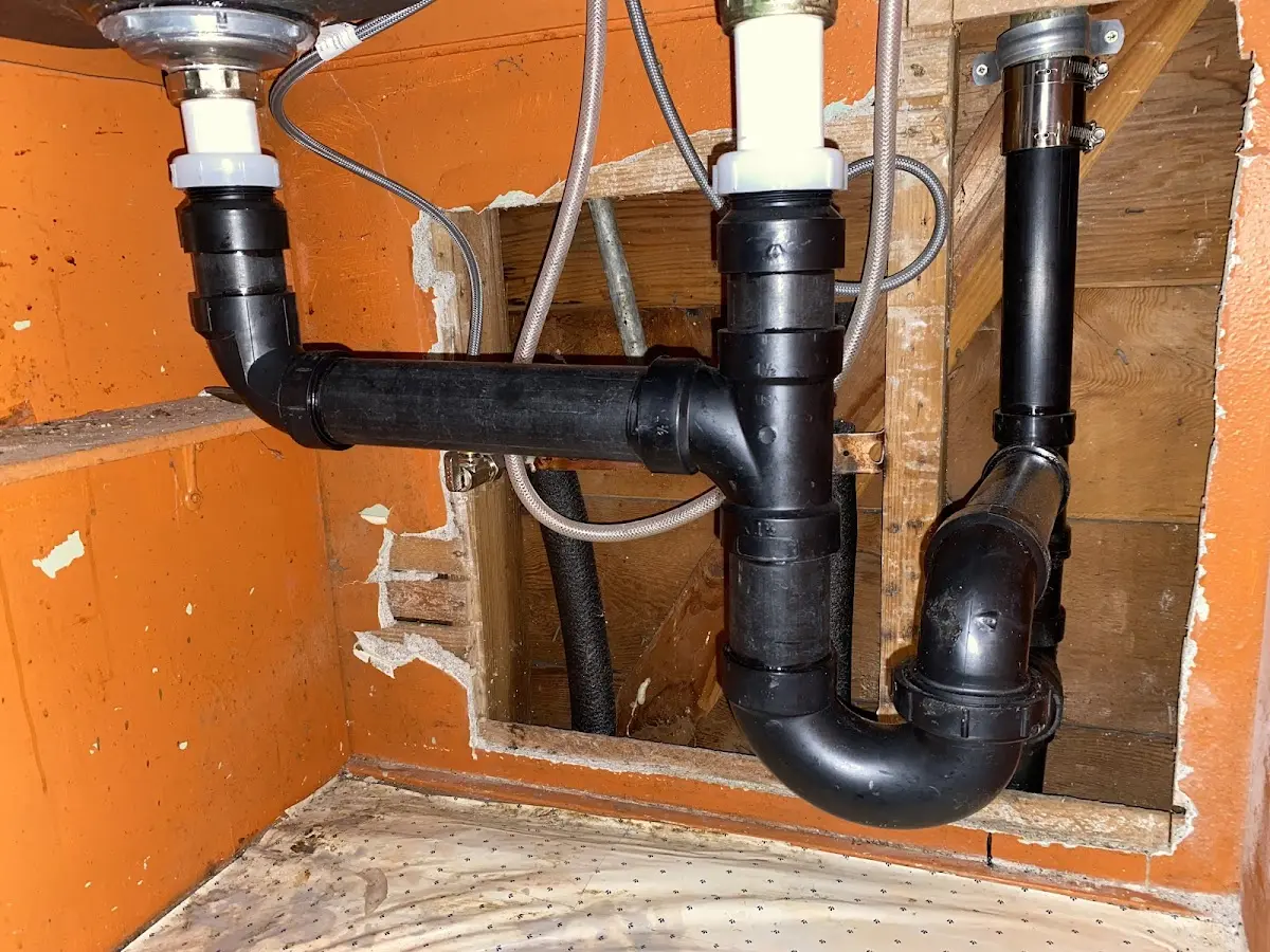 Professional Garbage Disposal Repair equipment and tools on the job in Upper Arlington